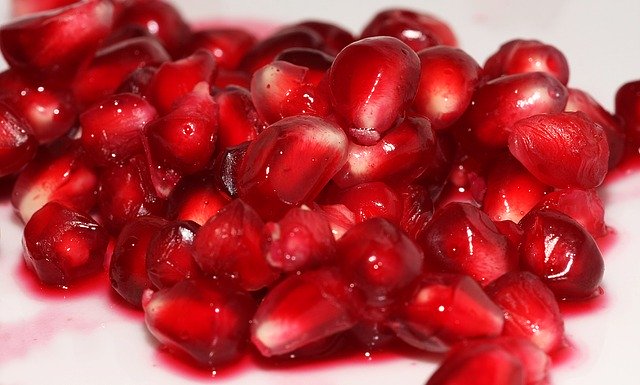 1 Karton Israel Granatäpfel, 10er Red/ Emek